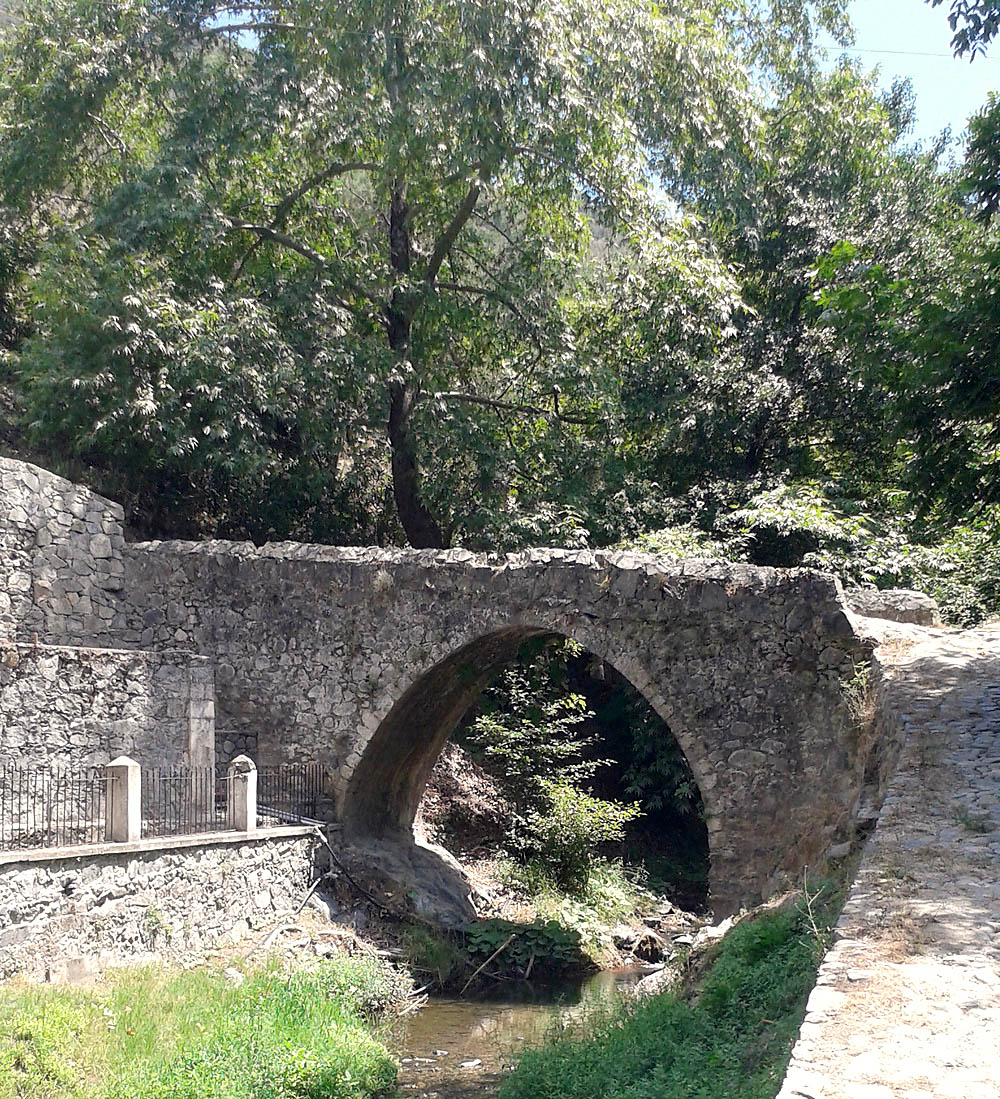 a Venetian bridge in the village of Kalopanayiotis