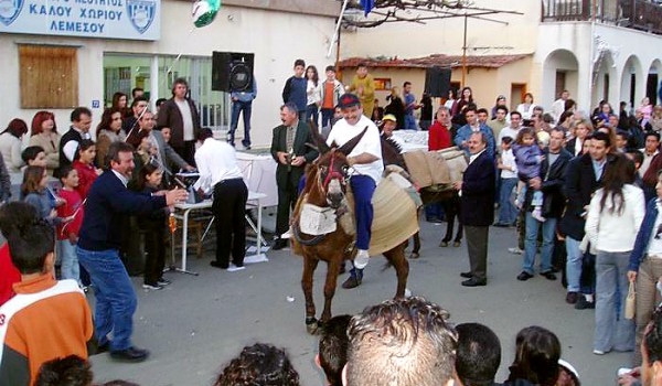 Ослики в традиционном кипрском фестивале
