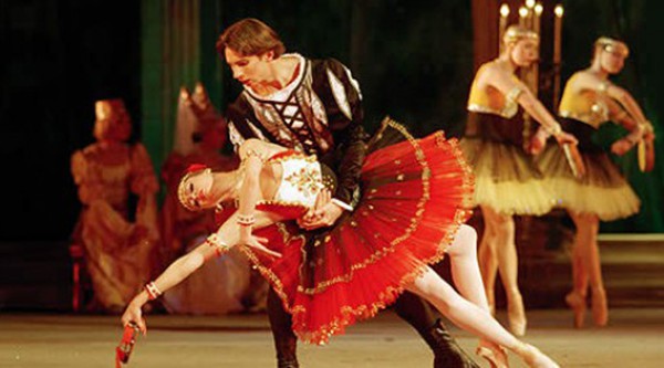 Выставка «История костюма Кремлёвского балета»