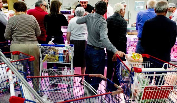 Супермаркеты “отбирают” продажи у магазинчиков