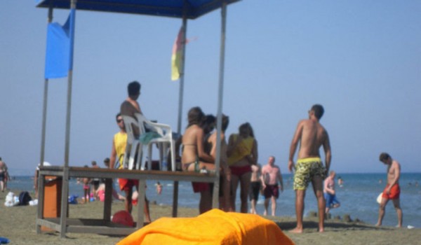 Спасатели на пляжах Кипра: возможно продление рабочих часов
