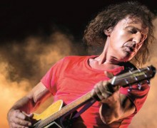 Концерты греческого рок-певца Василиса Папаконстантину