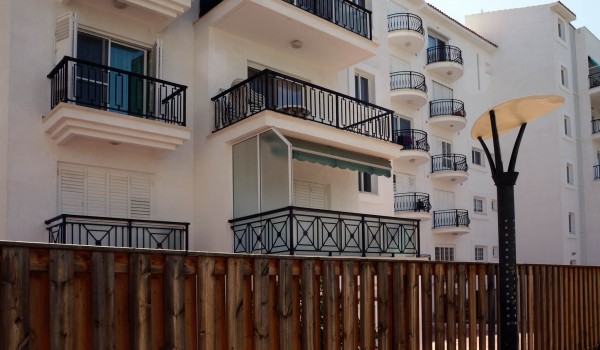 Квартира в Лимассоле с 2 спальнями в доме около пляжа <span style="color: #00ccff;">(sale-144)</span> <span style="color: #ffff00;">ПРОДАНО</span>